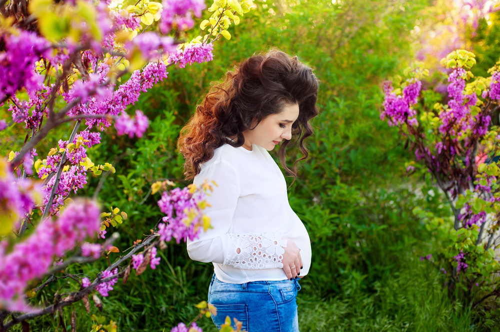 Embarazada en exteriores