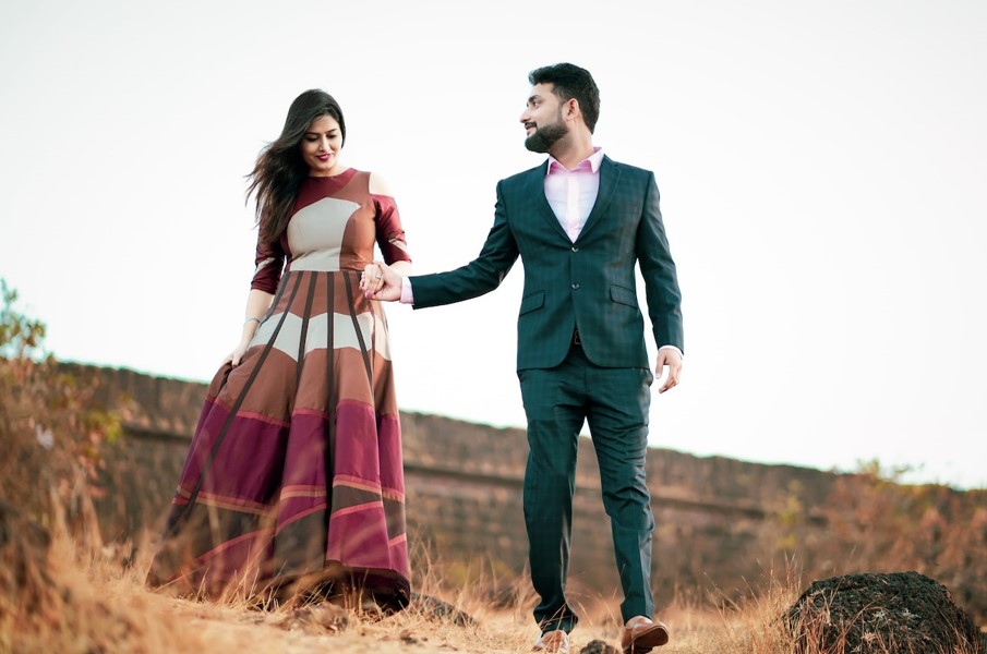 Vestido de pedida de mano elegante